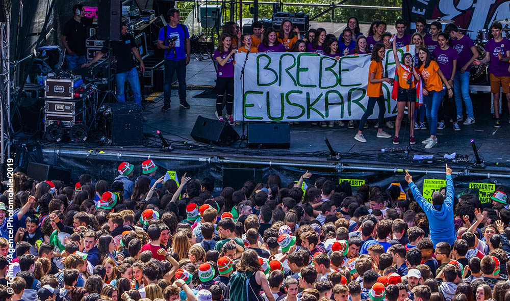 Culture enseignement Langue basque Euskara Herri Urrats langues régionales immersif 