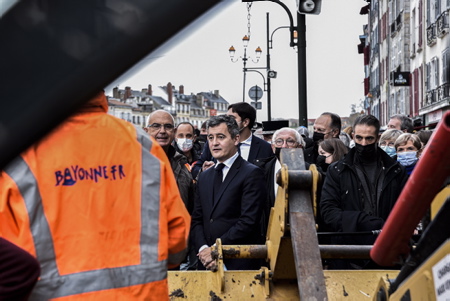 Visite du Ministre de l'Intérieur Gérald Darmanin, à Bayonne le 14 décembre 2021, suite aux inondations dans plusieurs départements dont les Pyrénées-Atlantiques.

Visit of the Minister of the Interior Gérald Darmanin, in Bayonne on December 14, 2021, following the floods in several departments including the Pyrénées-Atlantiques.

Bayonne, Pays basque, 64 , Nouvelle Aquitaine, Pyrénées Atlantiques, Sud Ouest, France, Europe.
New Aquitaine, Basque Country.