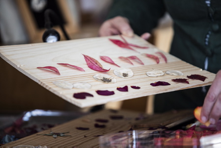 Hélène Demé Elzévir, de son nom de créatrice Hortense de Biarritz est à l'initiative de la création d'une technique spécifique de solidification des fleurs. Les bijoux de "Hortense de Biarritz" en fleurs solidifiées sont montés sur argent, des pièces uniques de bijoux solides qui tiennent des années. La pandémie du coronavirus étant passée par là, Hélène Demé Elzévir qui est également comédienne depuis 2016 avec à son actif, l'écriture spectacle PILE POIL qui l'a révélé et fait un tabac a perdus pas moins de 45 dates de spectacle. Un vrai cauchemar pour elle, mais une raison de plus de ne rien lâcher et de produire un peu plus de bijoux et d'objets en attendant le retour des beaux jours et celui de la scène. Soutenez là ! et "Offrez des fleurs qui ne fanent jamais !" c'est ici avec la possibilité de commande en ligne : www.hortensedebiarritz.com               

Hélène Demé Elzévir, named after her designer Hortense de Biarritz, initiated the creation of a specific technique for solidifying flowers. The jewels of "Hortense de Biarritz" in solidified flowers are mounted on silver, unique pieces of solid jewelry that last for years. The coronavirus pandemic having been through there, Hélène Demé Elzévir who has also been an actress since 2016 with to her credit, the writing show PILE POIL which revealed it and made a splash lost no less than 45 show dates. A real nightmare for her, but one more reason not to let go and to produce a little more jewelry and objects while waiting for the return of the beautiful days and that of the scene. Support there! and "Give flowers that never wither!" it is here with the possibility of ordering online:  www.hortensedebiarritz.com

Arbonne, Pays basque, 64 , Nouvelle Aquitaine, Pyrénées Atlantiques, Sud Ouest, France, Europe.
New Aquitaine, Basque Country.
