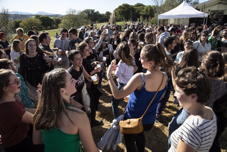 Le salon de l'agriculture Basque LURRAMA avec sa 16e édition 2021, à été un des salon le plus revendicatif depuis sa création en 2005, avec en tête, les problèmes du foncier agricole et la spéculation immobilière. Une édition très spéciale, délocalisée à Arbona (Arbonne) sur des terres occupées depuis une centaine de jours par les associations Lurzaindia (sauvegarde de terres agricoles) et Euskal Laborarien Batasuna-ELB (Confédération Paysanne du Pays Basque), l'ensemble soutenus par le collectif "BOST" composé de paysans et de citoyens.
The Basque agricultural fair LURRAMA with its 16th edition in 2021, has been one of the most demanding exhibitions since its creation in 2005, with in mind the problems of agricultural land and real estate speculation. A very special edition, relocated to Arbona (Arbonne) on land occupied for a hundred days by the associations Lurzaindia (safeguarding agricultural land) and Euskal Laborarien Batasuna-ELB (Confédération Paysanne du Pays Basque), all supported by the collective "BOST" made up of peasants and citizens.
Arbonne, Pays basque, 64 , Nouvelle Aquitaine, Pyrénées Atlantiques, Sud Ouest, France, Europe.
New Aquitaine, Basque Country.