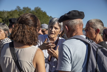 Geneviève Borotra l'épouse de Didier Borotra ancien maire de biarritz, sur le salon de l'agriculture Basque LURRAMA avec sa 16e édition 2021, à été un des salon le plus revendicatif depuis sa création en 2005, avec en tête, les problèmes du foncier agricole et la spéculation immobilière. Une édition très spéciale, délocalisée à Arbona (Arbonne) sur des terres occupées depuis une centaine de jours par les associations Lurzaindia (sauvegarde de terres agricoles) et Euskal Laborarien Batasuna-ELB (Confédération Paysanne du Pays Basque), l'ensemble soutenus par le collectif "BOST" composé de paysans et de citoyens.
Geneviève Borotra, the wife of Didier Borotra, former mayor of Biarritz, at the Basque agricultural fair LURRAMA with its 16th 2021 edition, has been one of the most demanding trade shows since its creation in 2005, with land issues in mind. agricultural and real estate speculation. A very special edition, relocated to Arbona (Arbonne) on land occupied for a hundred days by the associations Lurzaindia (safeguarding agricultural land) and Euskal Laborarien Batasuna-ELB (Confédération Paysanne du Pays Basque), all supported by the collective "BOST" made up of peasants and citizens.
Arbonne, Pays basque, 64 , Nouvelle Aquitaine, Pyrénées Atlantiques, Sud Ouest, France, Europe.
New Aquitaine, Basque Country.
