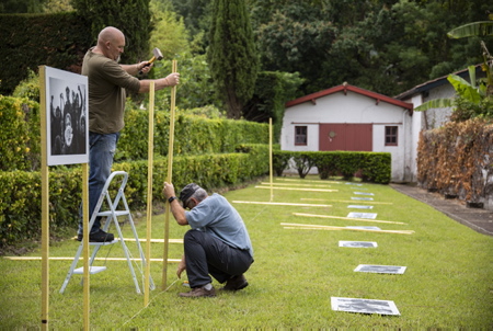 A Ascain au Pays Basque (64) les femmes sont "EXTRA & ORDINAIRES" Le festival « Les Chemins de la Photographie dAscain », se tiendra du jeudi 1er juillet au jeudi 30 septembre 2021, dans les rues du village dAscain sur le thème des femmes Extra & Ordinaires . A NOTER ! Le vernissage des expositions (28 photographes) aura lieu Dimanche 11 juillet à 12h30 sur la place de l'église.
In Ascain in the Basque Country (64) women are "EXTRA & ORDINARY" The festival "Les Chemins de la Photographie d'Ascain", will be held from Thursday July 1 to Thursday September 30, 2021, in the streets of the village of Ascain sur the theme of Extra & Ordinary women. TO NOTE ! The opening of the exhibitions (28 photographers) will take place Sunday July 11 at 12:30 p.m. on the church square.
Ascain, Pays basque, 64 , Nouvelle Aquitaine, Pyrénées Atlantiques, Sud Ouest, France, Europe.
New Aquitaine, Basque Country.