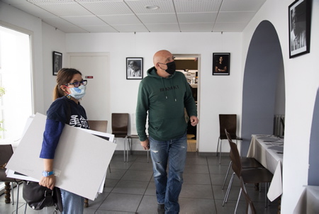 A Ascain au Pays Basque (64) les femmes sont "EXTRA & ORDINAIRES" Le festival « Les Chemins de la Photographie dAscain », se tiendra du jeudi 1er juillet au jeudi 30 septembre 2021, dans les rues du village dAscain sur le thème des femmes Extra & Ordinaires . A NOTER ! Le vernissage des expositions (28 photographes) aura lieu Dimanche 11 juillet à 12h30 sur la place de l'église.
In Ascain in the Basque Country (64) women are "EXTRA & ORDINARY" The festival "Les Chemins de la Photographie d'Ascain", will be held from Thursday July 1 to Thursday September 30, 2021, in the streets of the village of Ascain sur the theme of Extra & Ordinary women. TO NOTE ! The opening of the exhibitions (28 photographers) will take place Sunday July 11 at 12:30 p.m. on the church square.
Ascain, Pays basque, 64 , Nouvelle Aquitaine, Pyrénées Atlantiques, Sud Ouest, France, Europe.
New Aquitaine, Basque Country.