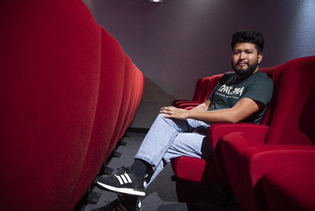 Le réalisateur MARTIN REBAZA pour le film ENTRE ESTOS ARBOLES QUE HE INVENTADO lors du festival Biarritz Amérique Latine, festival de cinéma latino américain (30° édition) au Pays basque, à Biarritz côte basque.
The director MARTIN REBAZA for the film ENTRE ESTOS ARBOLES QUE HE INVENTADO during the Biarritz Latin America festival, Latin American film festival (30th edition) in the Basque Country, in Biarritz on the Basque coast.
Biarritz, Pays Basque, Euskal Herri, Basque Country, Nouvelle Aquitaine, New Aquitaine, Pyrénées Atlantiques, Sud Ouest, France, Europe.