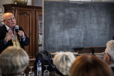 L'avocat Carlo Alberto Brusa Président de l'association Réaction 19 était présent à Dax dans les landes, le 6 décembre 2022. Alberto Carlo Brusa a pris la parole devant un peu moins d'une centaine de personnes, mettant en avant (entre autres) le fait que lassociation réaction 19 à été créée pour porter le Droit à la connaissance des citoyens lambda dans le cadre de la gestion sanitaire Covid 19 mise en place par le gouvernement dEmmanuel Macron et souligné au passage le retrait par le gouvernement du slogans « Tous vaccinées tous protégé » ( Télévision, Radio, Société dautoroute etc) suite à une mise en demeure de lassociation (Communication publique retirée) peut avant lannonce de Janine Small (Pfizer) sur le fait que le laboratoire navait pas travaillé sur lefficacité de leur produit concernant la « non transmission » du virus après injection avant leur autorisation de mise sur le marché.

The lawyer Carlo Alberto Brusa President of the association Réaction 19 was present in Dax in the Landes, on December 6, 2022. Alberto Carlo Brusa spoke in front of just under a hundred people, highlighting (among other ) the fact that the reaction 19 association was created to bring the Right to Know to ordinary citizens within the framework of the Covid 19 health management set up by the government of Emmanuel Macron and underlined in passing the withdrawal by the government of the slogans "All vaccinated, all protected" (Television, Radio, Motorway company, etc.) following a formal notice from the association (Public communication withdrawn) shortly before the announcement by Janine Small (Pfizer) on the fact that the laboratory had not worked on the effectiveness of their product concerning the "non-transmission" of the virus after injection before their marketing authorization.

Dax, Landes, 64 , Nouvelle Aquitaine, Pyrénées Atlantiques, Sud Ouest, France, Europe.
New Aquitaine, Basque Country.