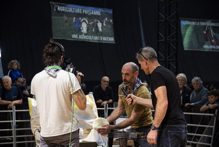 LURRAMA La ferme au Pays Basque à la Halle d'Iraty de Biarritz sur la côte basque le 12 novembre 2022, LURRAMA est un salon de l'agriculture Paysanne basque conçu par l'association EHLG (Euskal Herriko Laborantza Ganbara)  pour promouvoir l'agriculture paysanne et durable, respectueuse des hommes et de la nature.

LURRAMA The farm in the Basque Country at the Halle d'Iraty in Biarritz on the Basque coast on November 12, 2022, LURRAMA is a Basque peasant agriculture fair designed by the EHLG association (Euskal Herriko Laborantza Ganbara) to promote agriculture peasant and sustainable, respectful of people and nature.

Biarritz, Pays Basque, Region Nouvelle-Aquitaine, Pyrenees-Atlantiques France, Europe.
Basque Country, New Aquitaine Region



