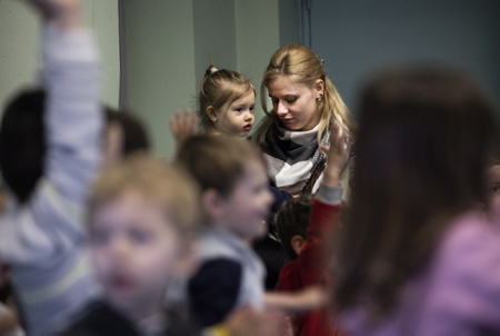 Kamilla et sa maman Liéna réfugiés Ukrainien (photo) sont acceuillis à Mées dans les landes (40 ), la petite Kamilla est entourée et prise en charge à l'école de Mées.
Kamilla and her mother Liéna, Ukrainian refugees (photo) are welcomed in Mées in the moors (40), little Kamilla is surrounded and cared for at the school in Mées.
Mées, Landes, Nouvelle-Aquitaine, New-Aquitaine, Pyrénées-Atlantiques, Europe, France.