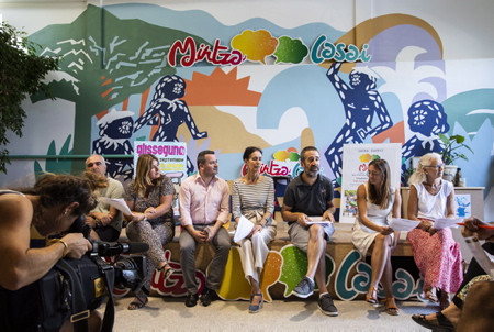 Conférence de presse et présentation de la 11ème édition du Festival Mintzalasai, un festival qui propose aux bascophones pratiquer l'euskara ( La langue basque ) dans un cadre ludique, mais également de donner aux néophytes de découvrir cette langue vivante.
Press conference for the launch of the 11th edition of the Mintzalasai Festival, a festival that offers Basque speakers the practice of Euskara (Basque language) in a fun setting, but also gives neophytes the opportunity to discover this living language.
Biarritz, Pays Basque, Région Nouvelle-Aquitaine, Pyrénées-Atlantiques France, Europe.Basque Country, New Aquitaine Région