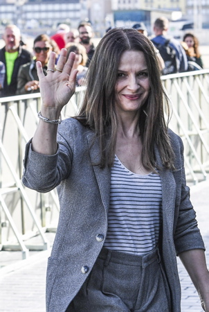 Juliette Binoche pour AVEC AMOUR ET ACHARNEMENT lors du Festival international du film de Saint-Sébastien
SSIFS 70ème édition ( première édition 21 septembre 1953)
Juliette Binoche for AVEC AMOUR ET ACHARNEMENT at the San Sebastian International Film Festival
SSIFS 70th edition (first edition September 21, 1953)
San Sébastien, San Sébastian, Donostia, Pays basque, Europe, Espagne, Gipuzkoa, Pays basque Espagnol, Basque Country.