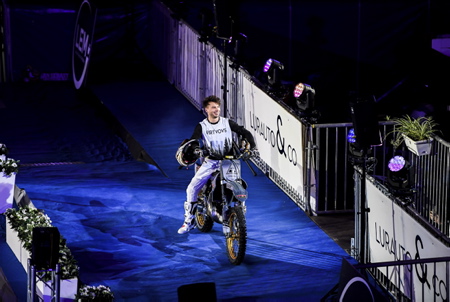 Filip Podmol lors du Show X-Gravity Freestyle Motocross de San Sébastien le 7 janvier 2023 sur le site du Donostia Arena Illumbe.
Filip Podmol Motocross Show in San Sebastian on January 7, 2023 at the Donostia Arena Illumbe site.
Pays Basque, Pays Basque Espagnol, San Sebastien, San Sebastian, Europe, Espagne