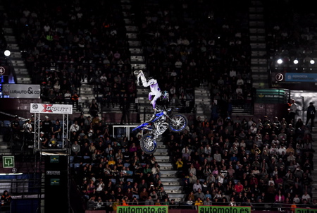 Le pilote Français David Rinaldo lors du Show X-Gravity Freestyle Motocross de San Sébastien le 7 janvier 2023 sur le site du Donostia Arena Illumbe.
The French Pilot David Rinaldo Motocross Show in San Sebastian on January 7, 2023 at the Donostia Arena Illumbe site.
Pays Basque, Pays Basque Espagnol, San Sebastien, San Sebastian, Europe, Espagne