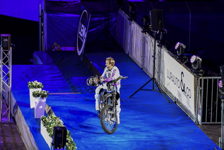 Le pilote Français David Rinaldo lors du Show X-Gravity Freestyle Motocross de San Sébastien le 7 janvier 2023 sur le site du Donostia Arena Illumbe.
The French Pilot David Rinaldo Motocross Show in San Sebastian on January 7, 2023 at the Donostia Arena Illumbe site.
Pays Basque, Pays Basque Espagnol, San Sebastien, San Sebastian, Europe, Espagne