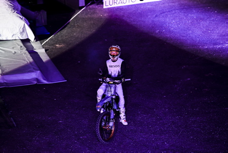 Filip Podmol lors du Show X-Gravity Freestyle Motocross de San Sébastien le 7 janvier 2023 sur le site du Donostia Arena Illumbe.
Filip Podmol Motocross Show in San Sebastian on January 7, 2023 at the Donostia Arena Illumbe site.
Pays Basque, Pays Basque Espagnol, San Sebastien, San Sebastian, Europe, Espagne