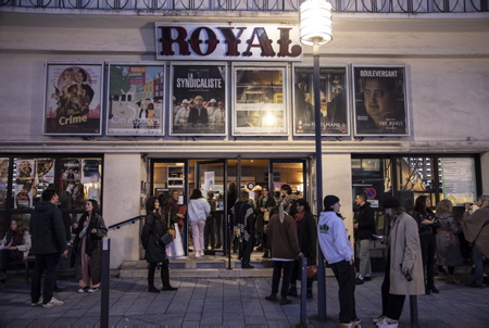 Festival International du Film de Biarritz Nouvelles Vagues ( Biarritzeko Natioarteko Zinemaldia ), l'entrée du cinéma Le Royal de Biarritz sur la côte basque le 8 mars 2023, lors du premier evènement organisé par le Festival et de la projection du film basque NORA.

Biarritz International Film Festival New Waves ( Biarritzeko Natioarteko Zinemaldia ), the entrance to Le Royal cinema in Biarritz on the Basque coast on March 8, 2023, during the first event organized by the Festival and the screening of the Basque film NORA.

Biarritz, Côte Basque, Pays basque, Nouvelle-Aquitaine, New-Aquitaine, Pyrénées-Atlantiques, Pays Basque, Europe, France.
