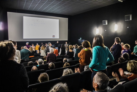 Projection du film "Les Suspendus" du réalisateur Fabien Moine le 9 janvier 2023 au Mega CGR de Bayonne.
Screening of the film "Les Suspendus" by director Fabien Moine on January 9, 2023 at the Mega CGR in Bayonne.
Bayonne, Pays Basque, Nouvelle Aquitaine, Pyrénées Atlantiques, Sud Ouest, France, Europe.