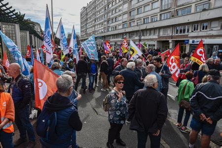À Bayonne au Pays basque, mobilisation contre la réforme des retraites le jeudi 16 mars 2023, CGT PORT et DOCKS et divers syndicat devant la sous-prefecture de Bayonne.
In Bayonne in the Basque Country, mobilization against the pension reform on Thursday March 16, 2023, CGT PORT and DOCKS and various unions in front of the sub-prefecture of Bayonne.
Bayonne, Pays basque, Région Nouvelle-Aquitaine, Aquitaine, France, Europe.