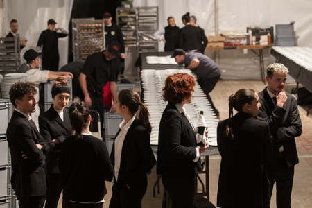 Bienvenue dans le monde des Traiteurs et organisateurs de réceptions ici : le traiteur Jardins & Saveurs traiteur de france, intervention et mise en place du service de restauration et de la reception pour 900 convives lors d'un congrès. Anniversaire des 100 ans de la création de l'entreprise LINDT France à Oloron Sainte Marie.
Welcome to the world of caterers and reception organizers here: the caterer Jardins & Saveurs caterer de France, intervention and implementation of the catering service and reception for 900 guests during a Congress. Anniversary of the 100th anniversary of the creation of the LINDT France company in Oloron Sainte Marie.
Oloron-Sainte-Marie, 64 , Nouvelle Aquitaine, Pyrénées Atlantiques, Sud Ouest, France, Europe.
New Aquitaine.