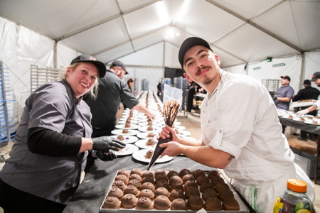 Bienvenue dans le monde des Traiteurs et organisateurs de réceptions ici : le traiteur Jardins & Saveurs traiteur de france, intervention et mise en place du service de restauration et de la reception pour 900 convives lors d'un congrès. Anniversaire des 100 ans de la création de l'entreprise LINDT France à Oloron Sainte Marie.
Welcome to the world of caterers and reception organizers here: the caterer Jardins & Saveurs caterer de France, intervention and implementation of the catering service and reception for 900 guests during a Congress. Anniversary of the 100th anniversary of the creation of the LINDT France company in Oloron Sainte Marie.
Oloron-Sainte-Marie, 64 , Nouvelle Aquitaine, Pyrénées Atlantiques, Sud Ouest, France, Europe.
New Aquitaine.