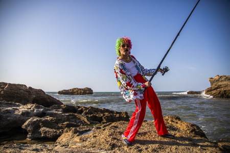 Portrait de l'artiste Julien Granel, chanteur multi-instrumentiste à l'univers coloré à Biarritz sur la côte basque, avant sa prestation sur le BIARRITZ HALL MUSIC FESTIVAL. Julien Granel, originaire de Rion des Landes, a été découvert dans l'émission télé « la nouvelle star » en 2013.
Portrait of the artist Julien Granel, multi-instrumentalist singer with a colorful universe in Biarritz on the Basque coast, before his performance at the BIARRITZ HALL MUSIC FESTIVAL. Julien Granel, originally from Rion des Landes, was discovered in the TV show “La Nouvelle Star” in 2013.
Biarritz, Pays basque 64, Nouvelle-Aquitaine, Pyrénées-Atlantiques, Sud-ouest, France, Europe, New aquitaine, Basque contry.
