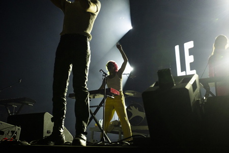 L'artiste Julien Granel, multi-instrumentiste à l'univers coloré est monté sur scène avant son SET DJ avec le groupe lors de la troisème édition du BIARRITZ HALL MUSIC FESTIVAL. Julien Granel, originaire de Rion des Landes, a été découvert dans l'émission télé « la nouvelle star » en 2013.
The artist Julien Granel, multi-instrumentalist with a colorful universe, took the stage before his DJ SET with the group during the third edition of the BIARRITZ HALL MUSIC FESTIVAL. Julien Granel, originally from Rion des Landes, was discovered in the TV show “La Nouvelle Star” in 2013.
Biarritz, Pays basque 64, Nouvelle-Aquitaine, Pyrénées-Atlantiques, Sud-ouest, France, Europe, New aquitaine, Basque contry.