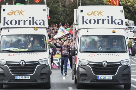 Arrivée à Bayonne le 24 mars 2024 de la course de la Korrika au Pays Basque. La Korrika est une course organise par l association AEK ( Alfabetatze Euskalduntze Koordinakundea) association de cours de basque aux adultes afin de lever des fonds pour devellopper la langue basque.

Arrival in Bayonne on March 24, 2024 for the Korrika race in the Basque Country. The Korrika is a race organized by the AEK association (Alfabetatze Euskalduntze Koordinakundea), an association of Basque courses for adults in order to raise funds to develop the Basque language.

Bayonne, Pays Basque, Region Nouvelle-Aquitaine, Pyrenees-Atlantiques France, Europe.